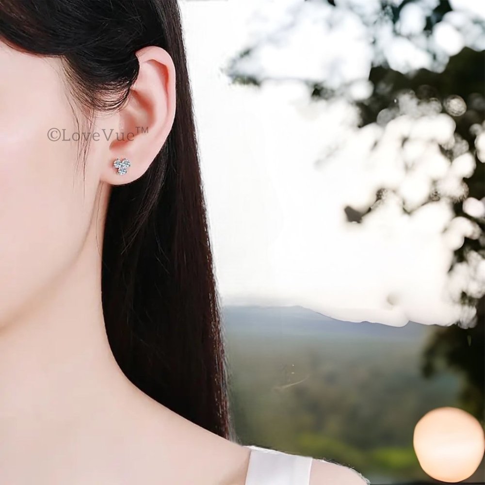 0.20ct. t.w. Diamond Tri-stone Brilliant Cut Stud Earrings - Picture 7 of 16